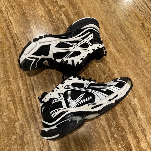 Balenciaga runner Sneakers - Picture 2 of 7